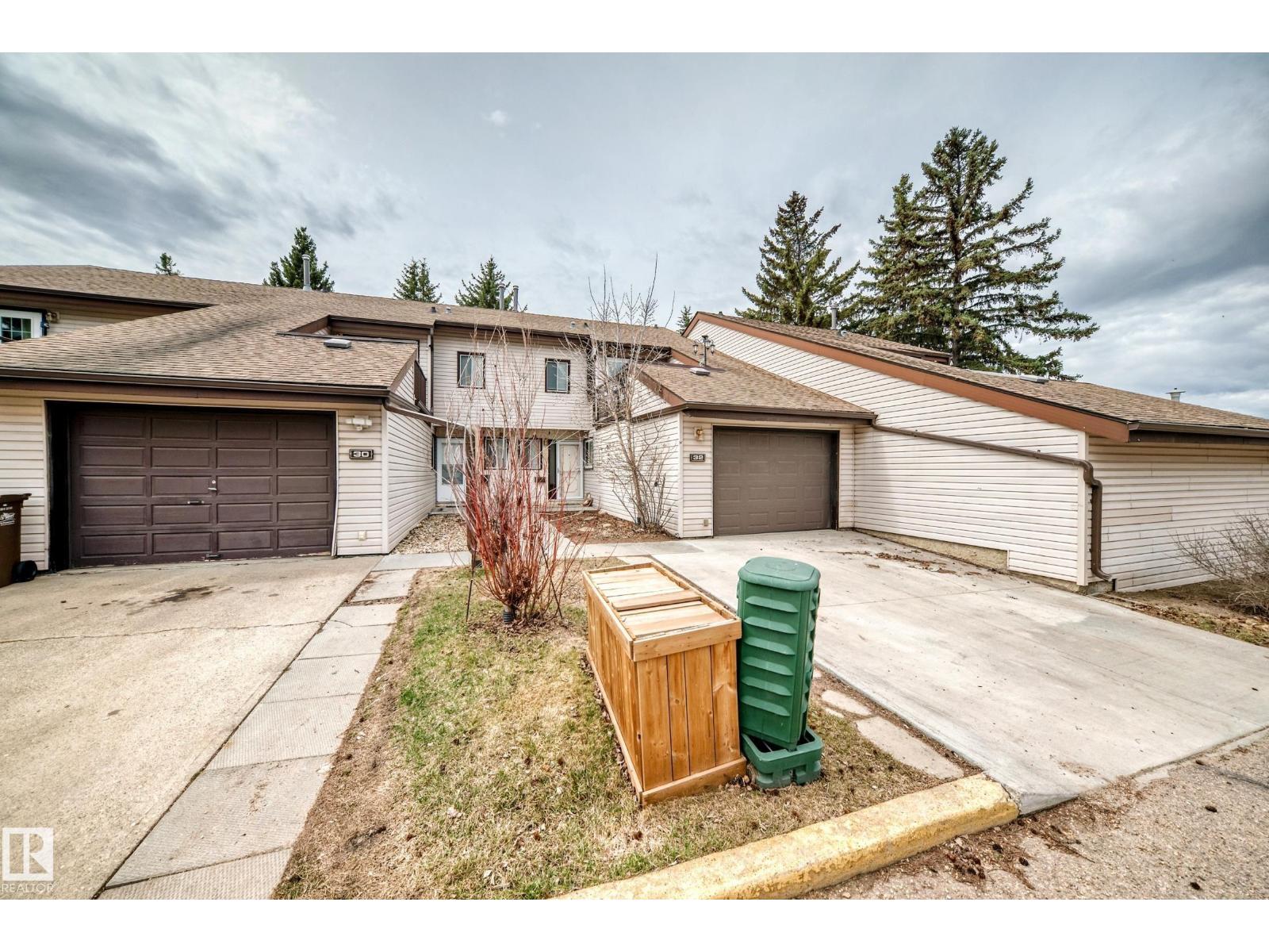32 GRANDIN WOODS, St. Albert