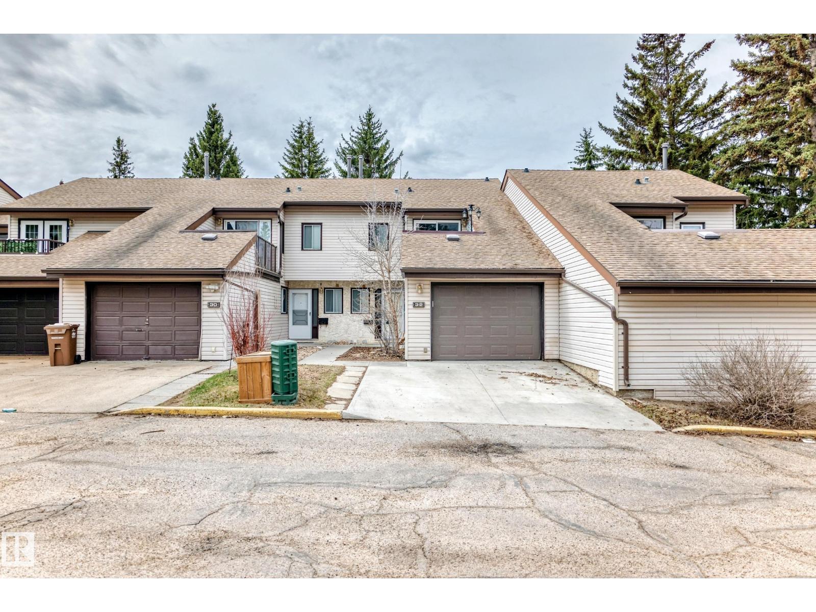 32 GRANDIN WOODS, St. Albert
