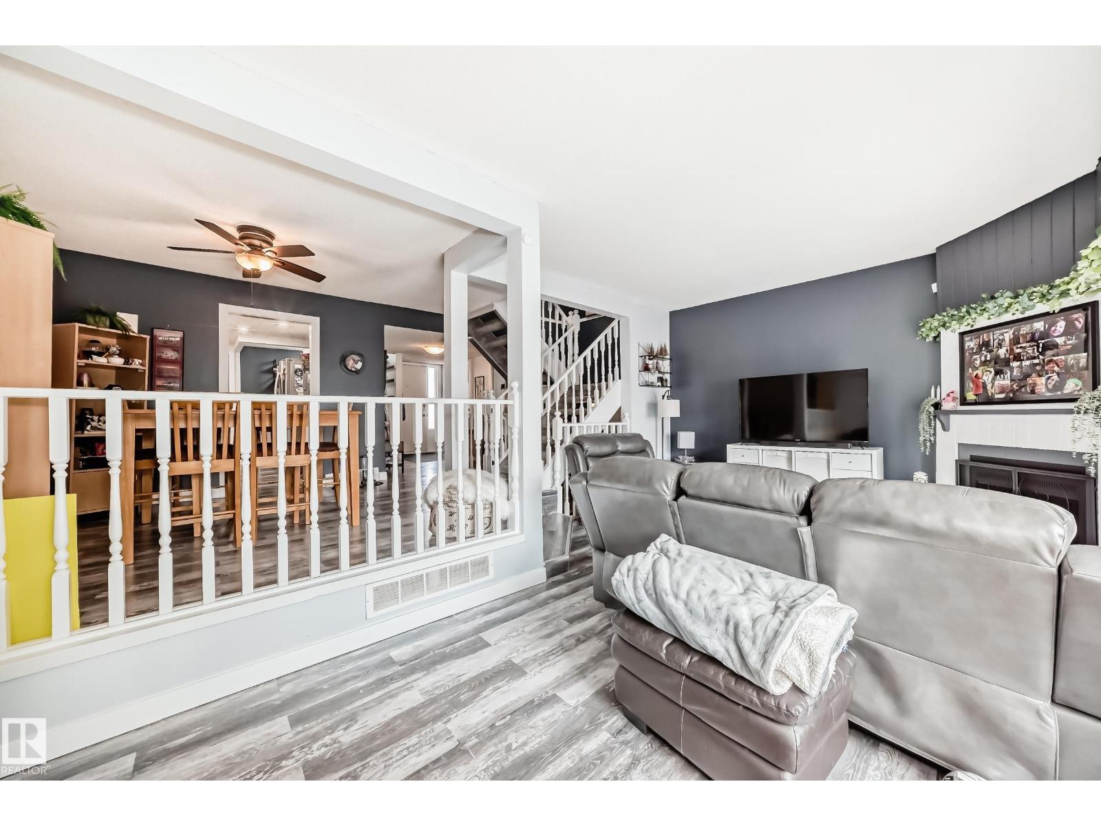 32 GRANDIN WOODS, St. Albert