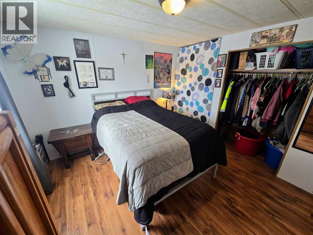 6038 Spruce Crescent — photo 15