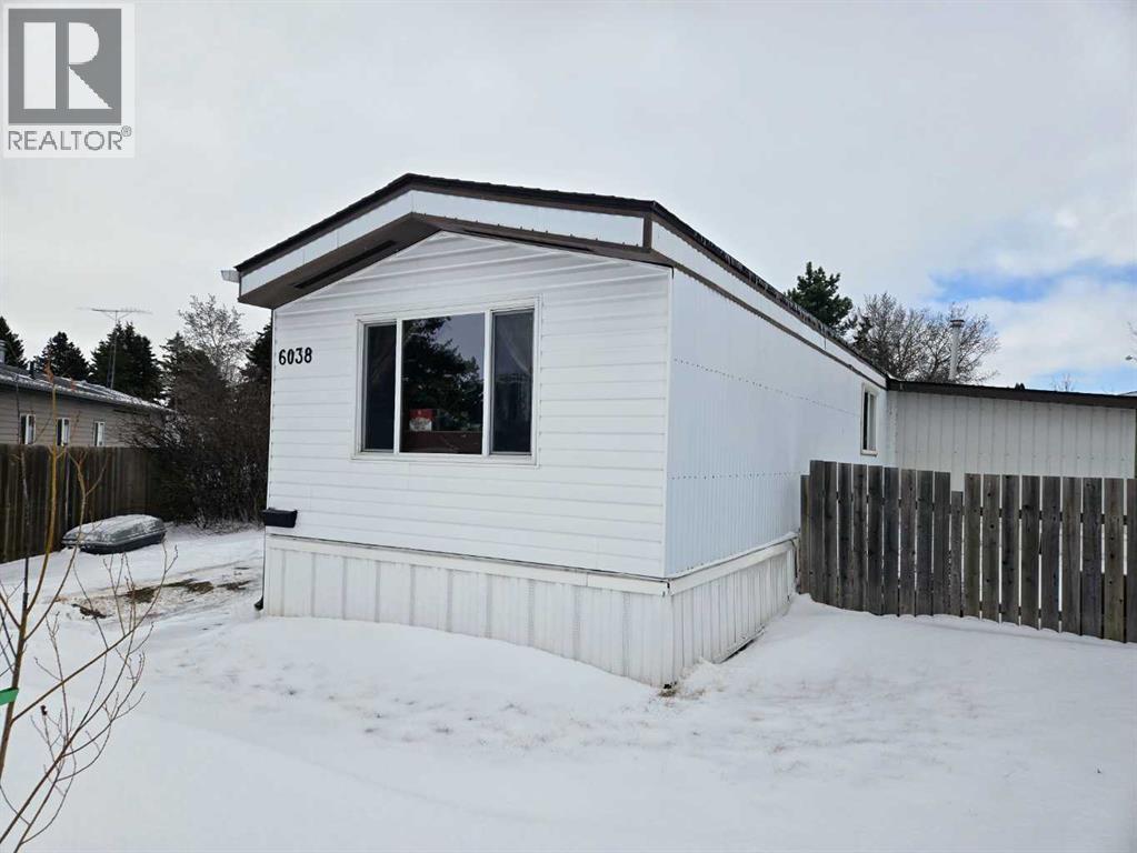 6038 Spruce Crescent - photo 2
