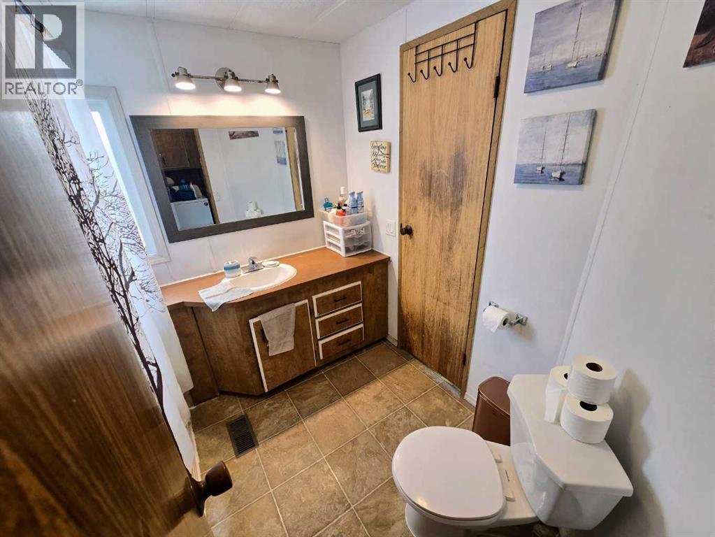 6038 Spruce Crescent — photo 16