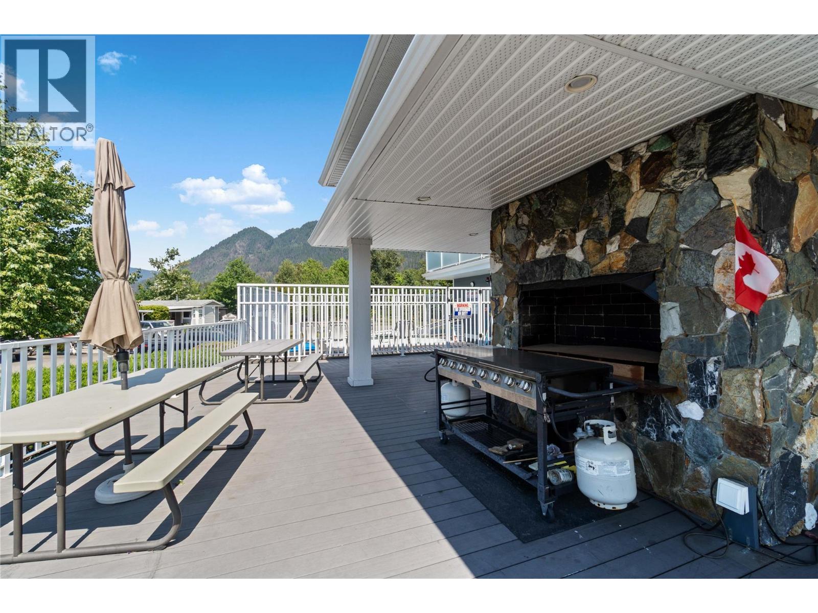 1455 Silver Sands Road Unit# 16, Sicamous