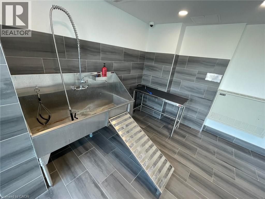 15 S WELLINGTON Street S Unit# 1701, Kitchener, Ontario, N2G0E4 — Photo 18