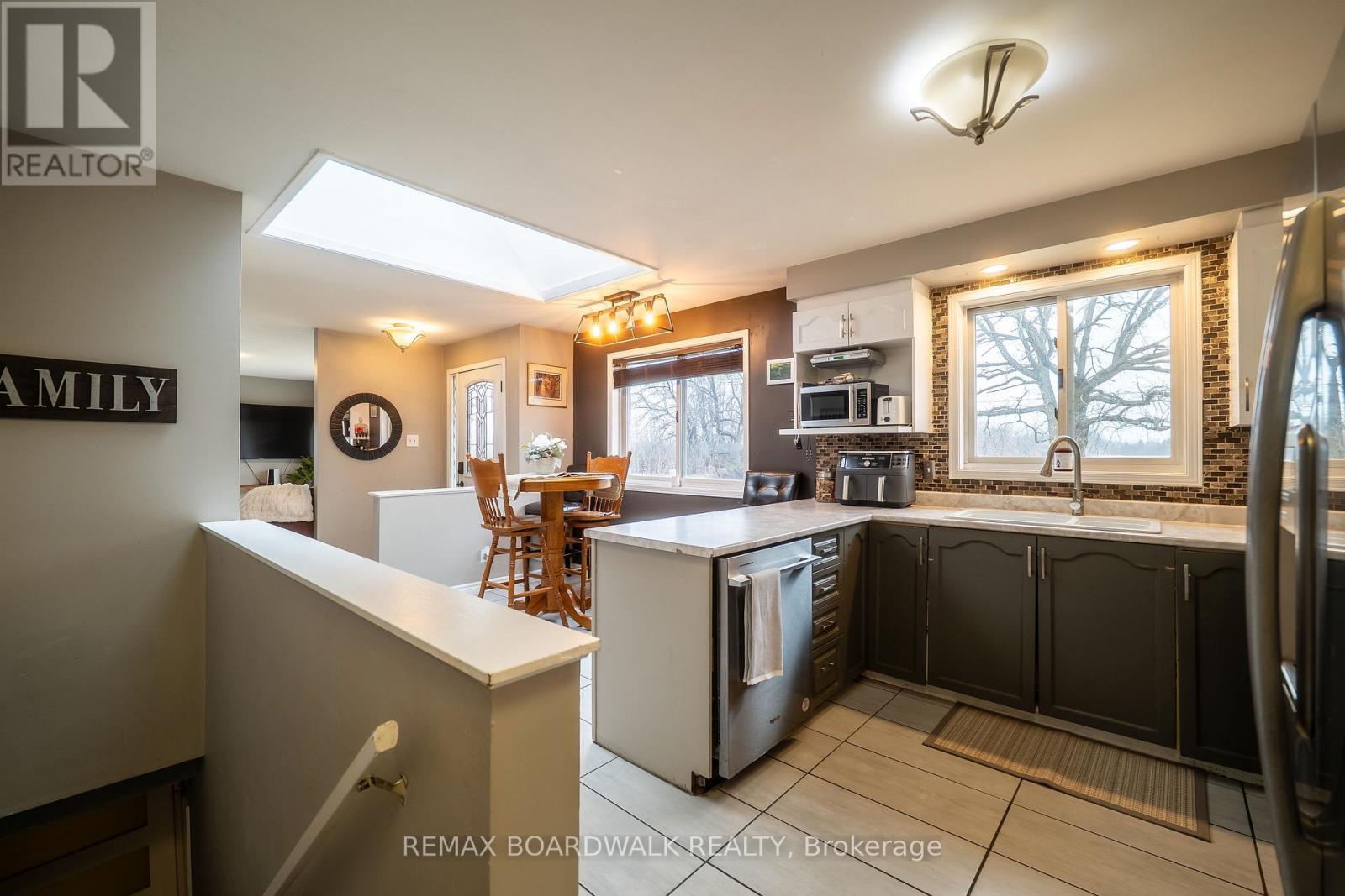 885 TOWNLINE ROAD - 22