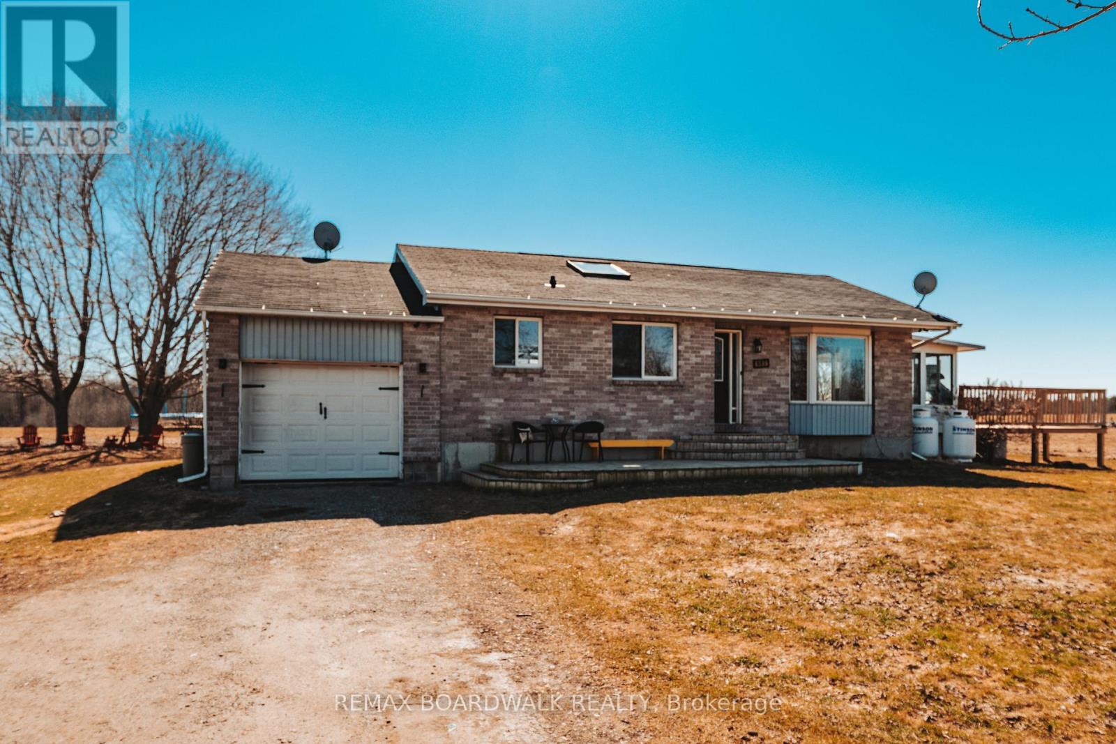 885 TOWNLINE ROAD - Image 3