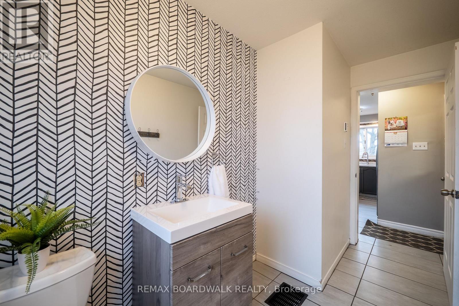 885 TOWNLINE ROAD - 33