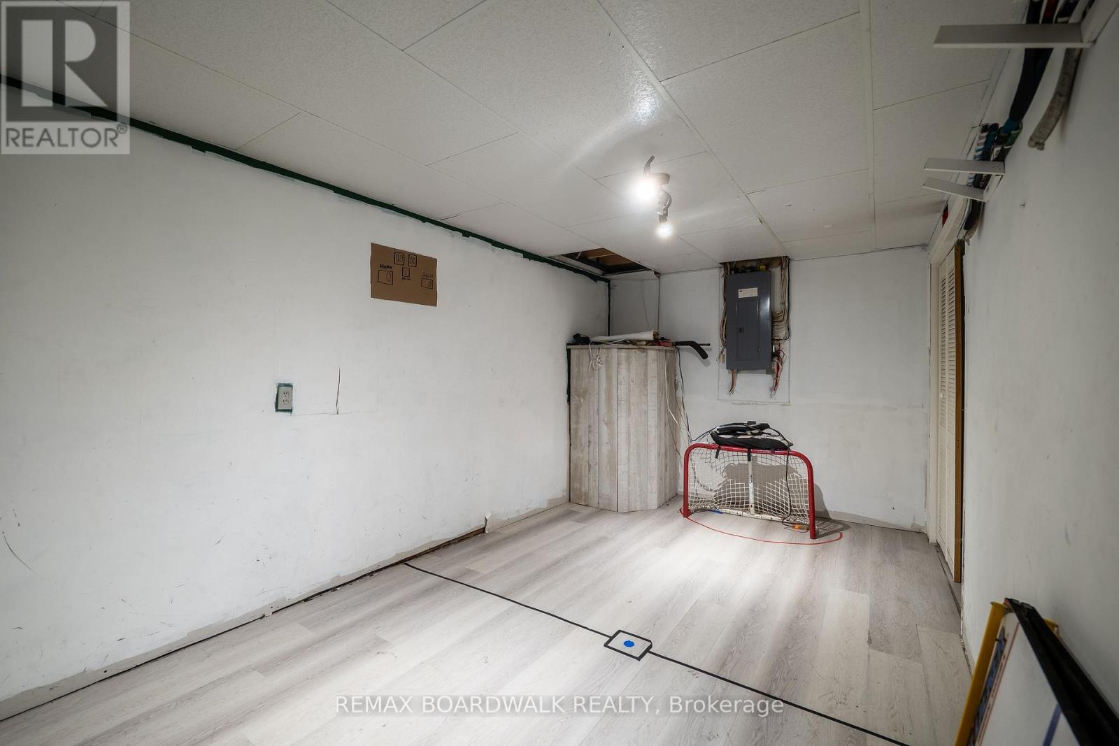 885 TOWNLINE ROAD - 40