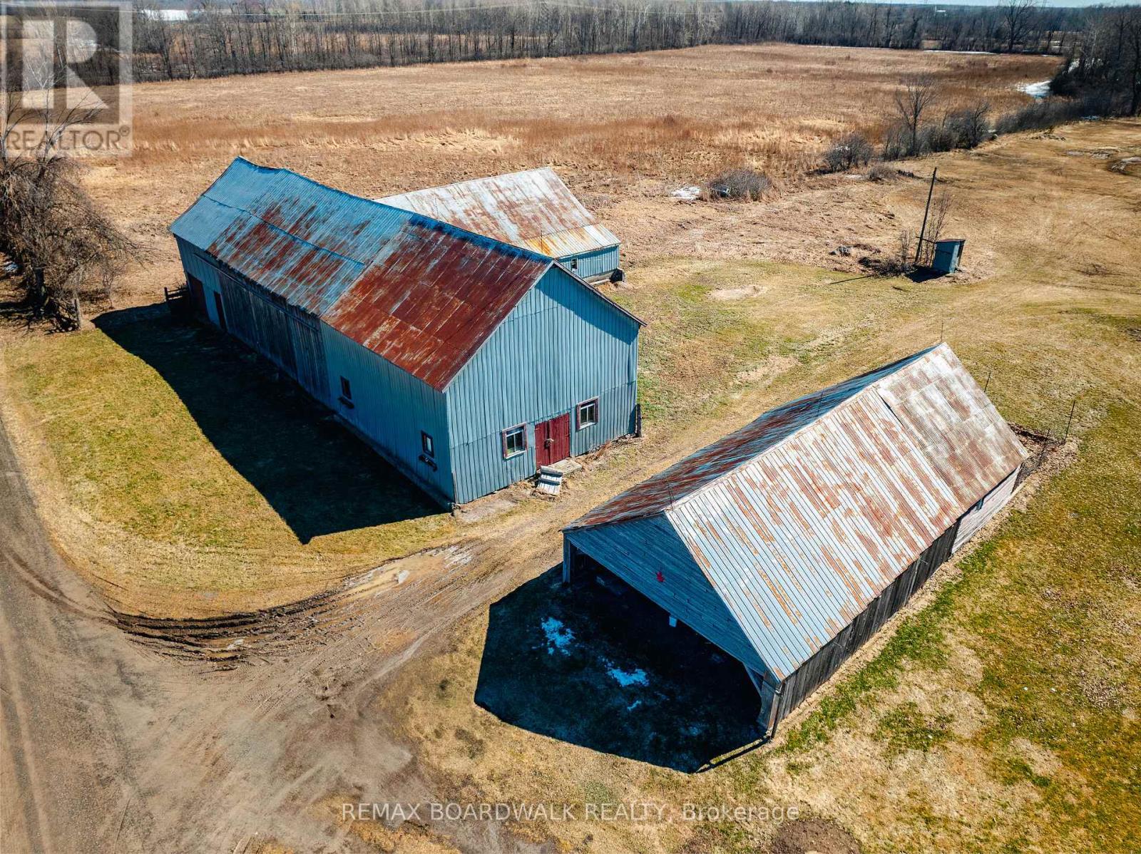 885 TOWNLINE ROAD - 7