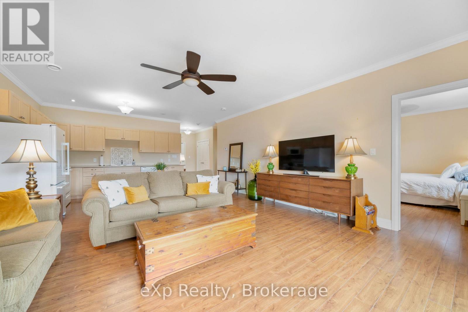 #302 20A SILVER BIRCH COURT - 13