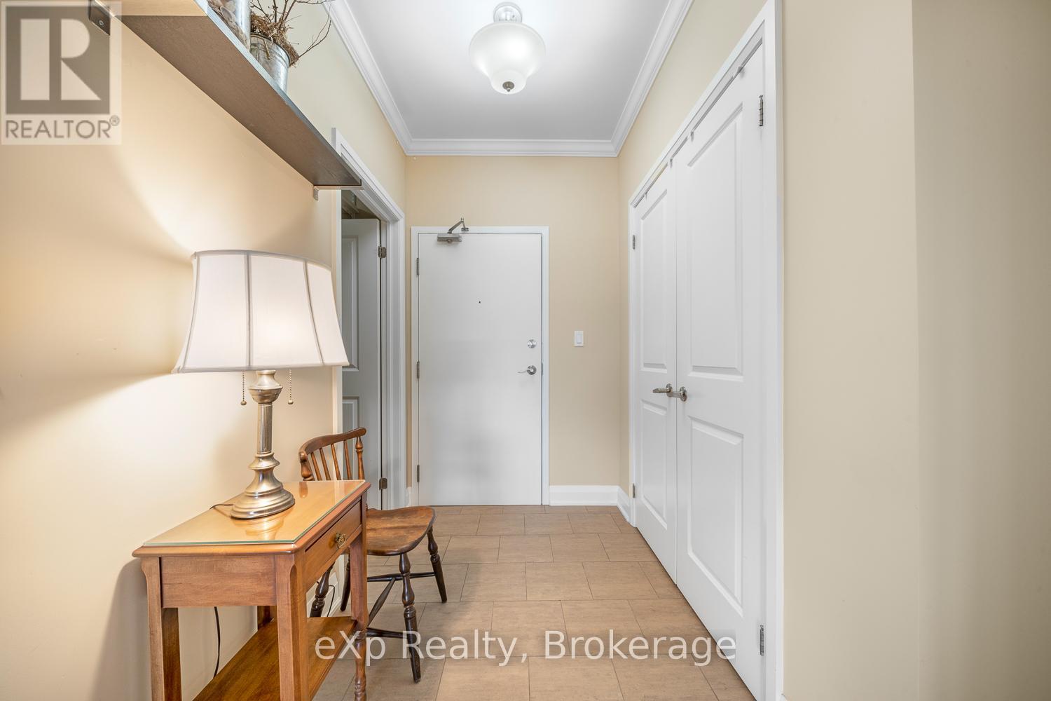 #302 20A SILVER BIRCH COURT - 8