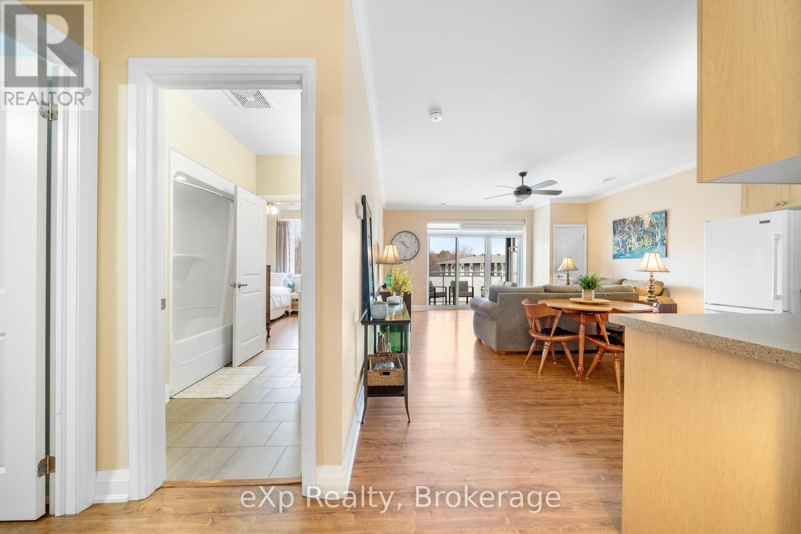 #302 20A SILVER BIRCH COURT - 9