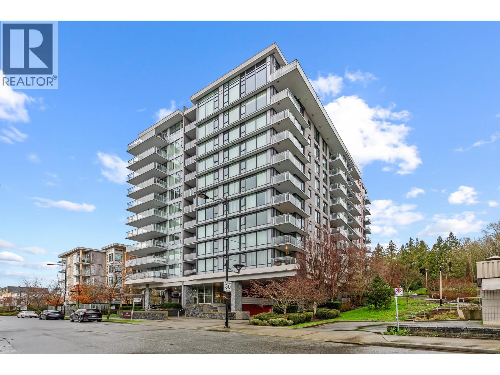 1207 3281 E KENT AVENUE NORTH AVENUE