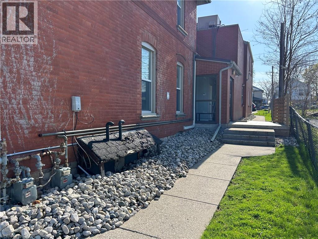 92 NORFOLK Street S Unit# 3, Simcoe, Ontario, N3Y2W2 — Photo 3