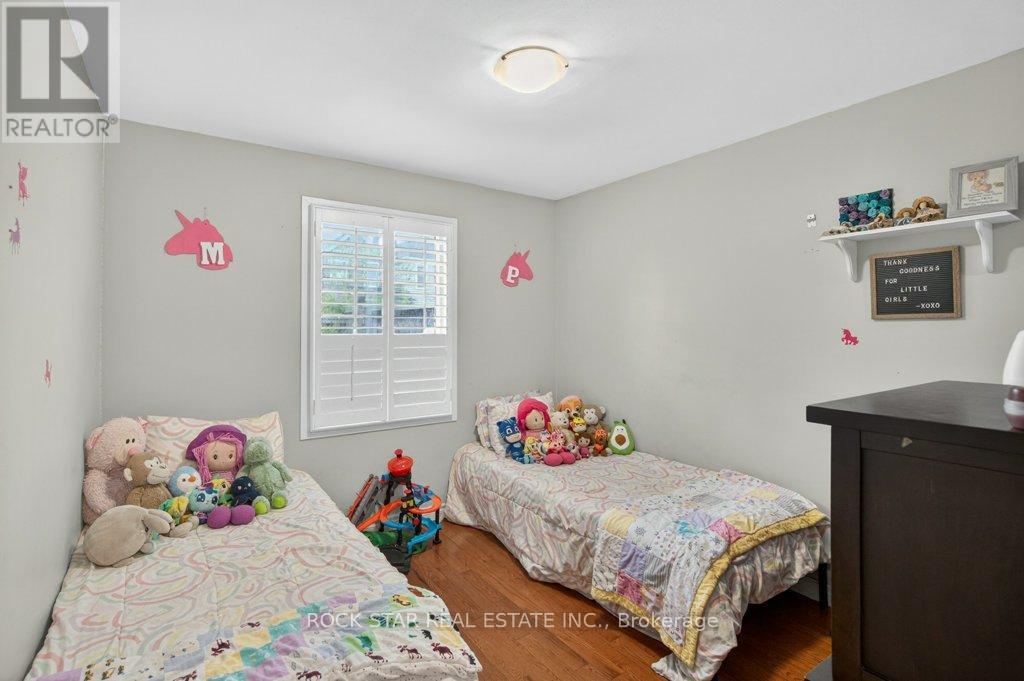 40 MAYFLOWER AVENUE - 15