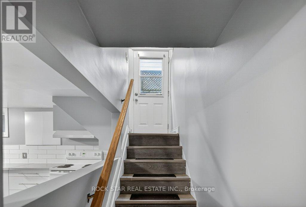 40 MAYFLOWER AVENUE - 17