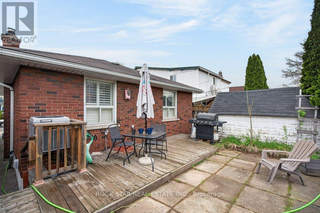 40 MAYFLOWER AVENUE - 35