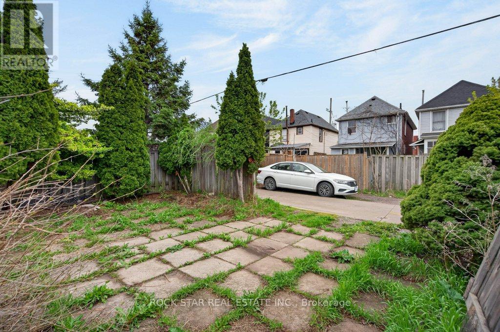 40 MAYFLOWER AVENUE - 37