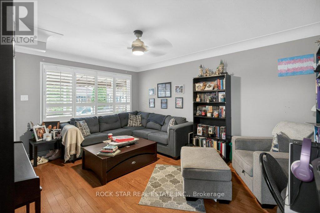 40 MAYFLOWER AVENUE - 4