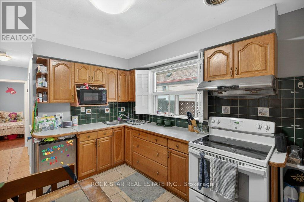 40 MAYFLOWER AVENUE - 7