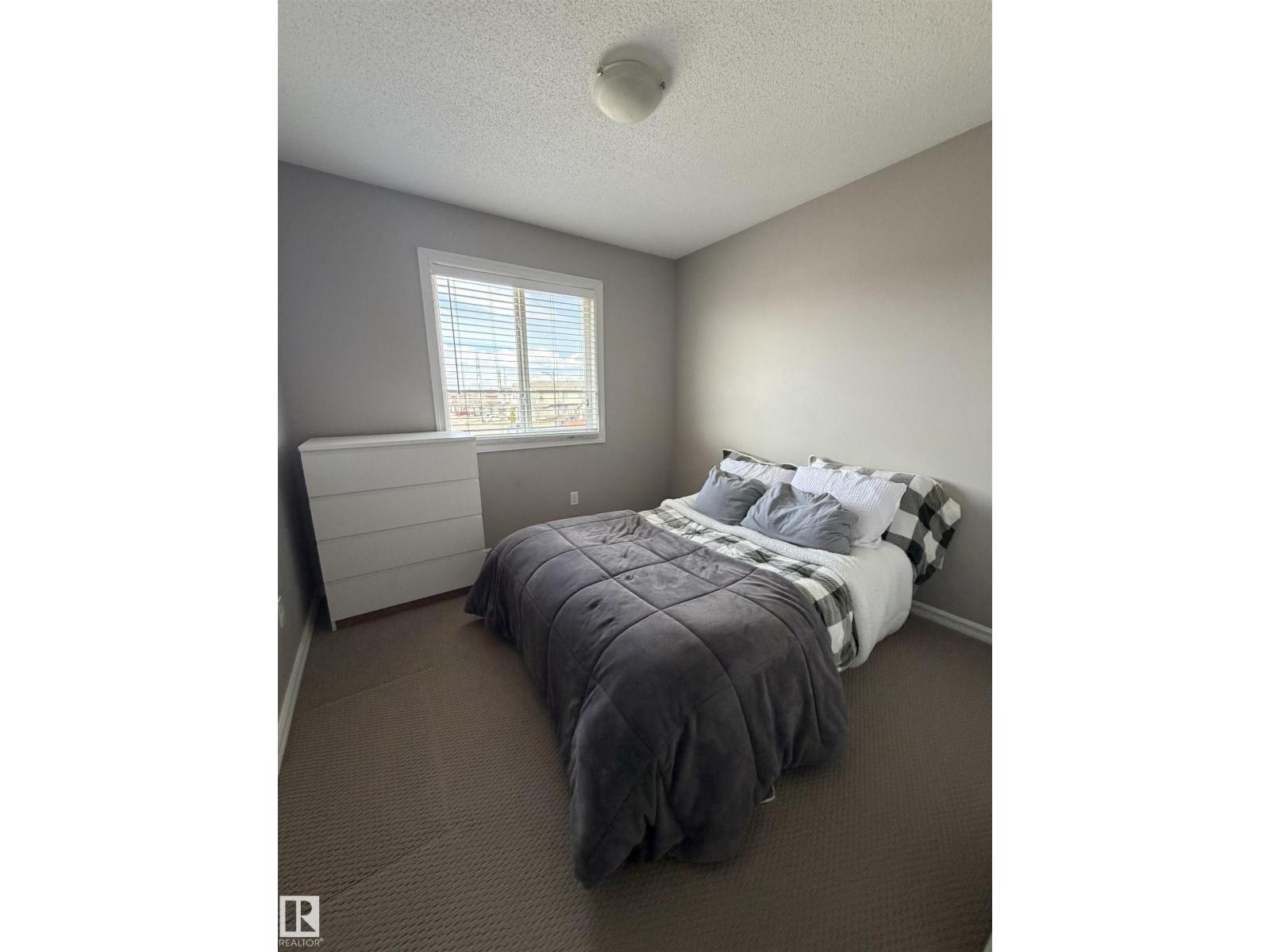 5204 4 AV SW, Edmonton
