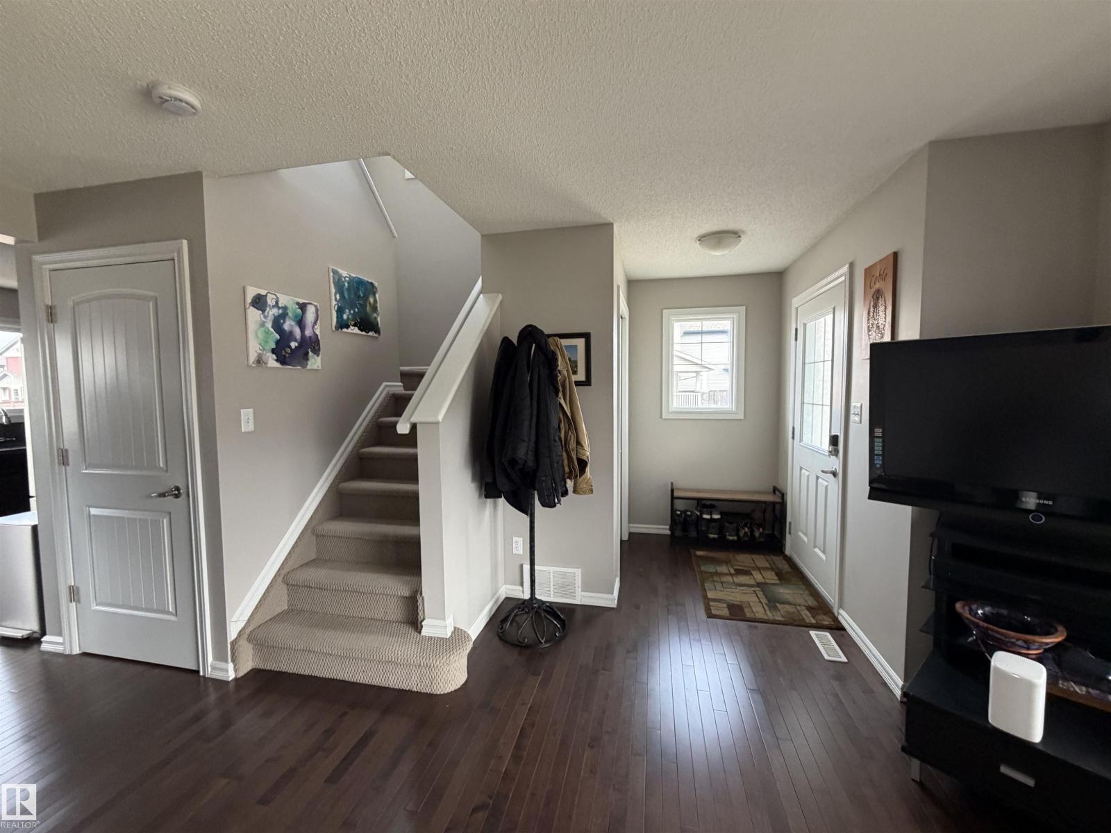 5204 4 AV SW, Edmonton