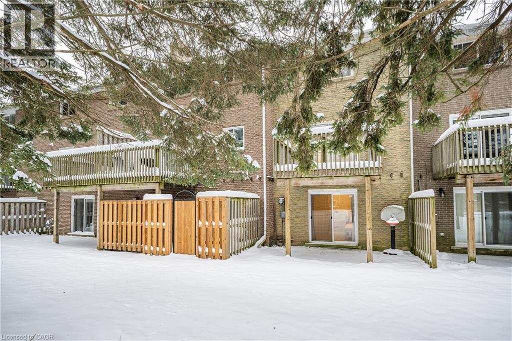 212 WESTCOURT Place, Waterloo, Ontario, N2L2R7 — Photo 10