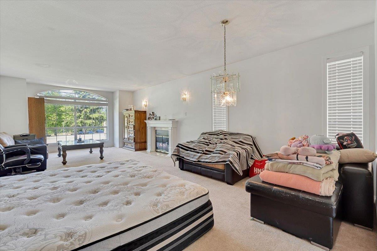 7 Bed, 4 Bath House for Sale in Surrey – 8648 140 STREET, Surrey - Image 9
