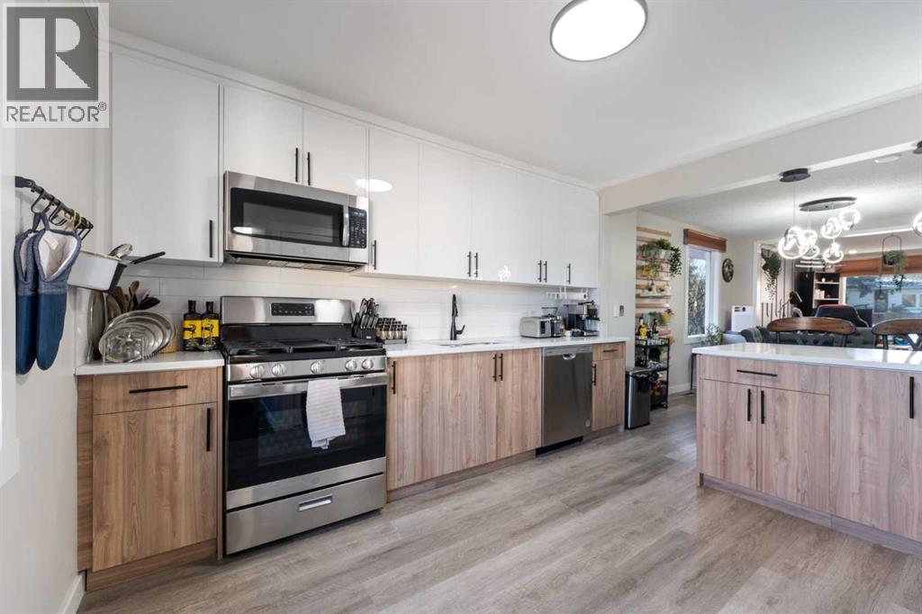 4608 70 Street NW - 10