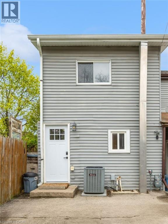 175 WELLINGTON Street - 24