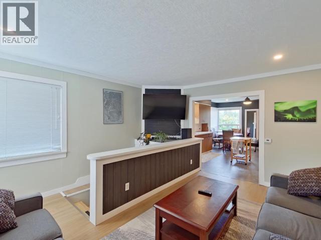 4973 QUEENS AVE, Powell River