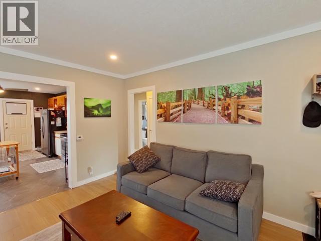 4973 QUEENS AVE, Powell River