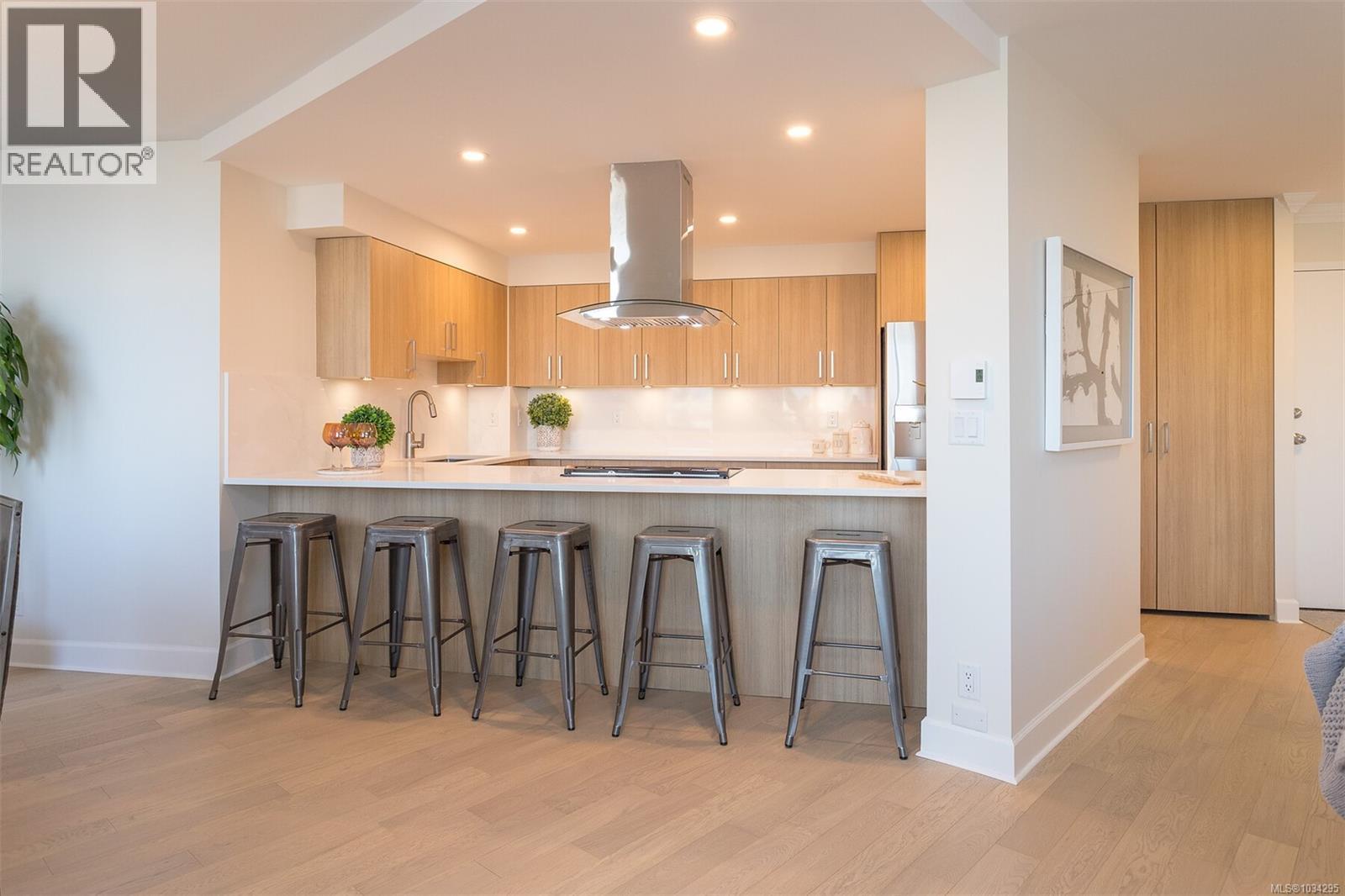 807 225 Belleville St, Victoria