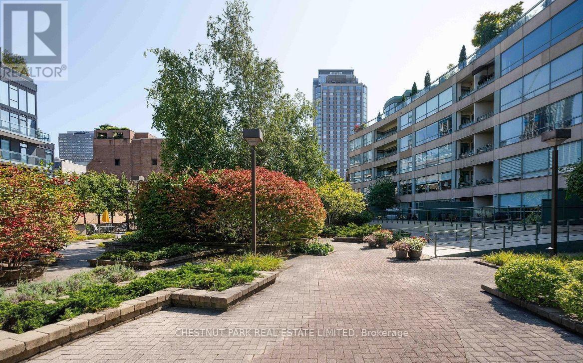 #204 77 AVENUE ROAD - 30