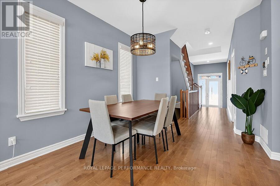 790 CAIRN CRES CRESCENT E - 6