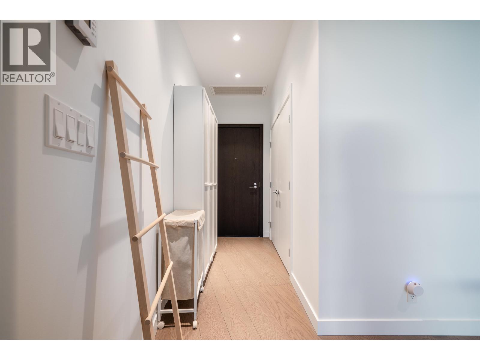 2406 1500 FERN STREET, North Vancouver