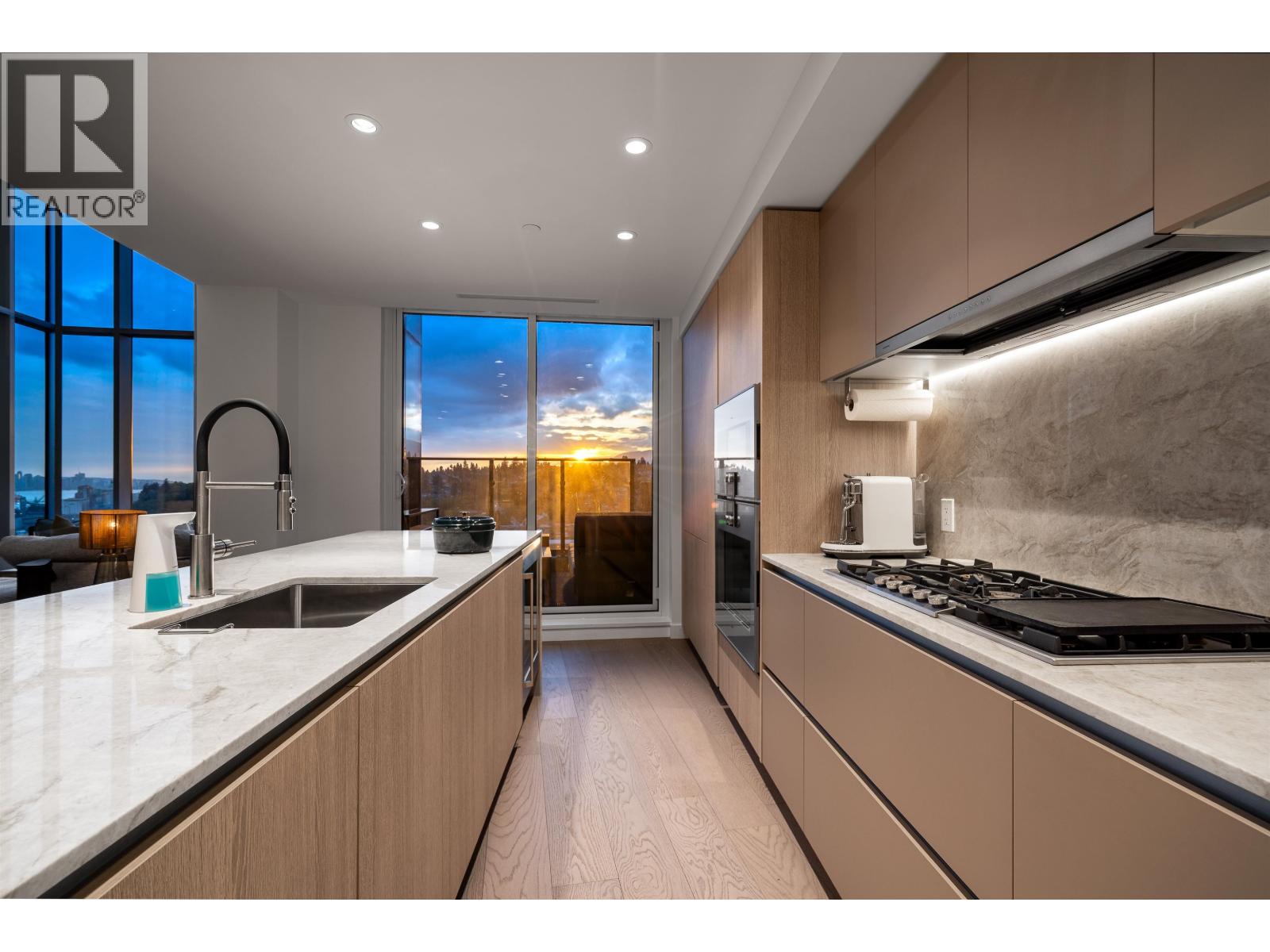 2406 1500 FERN STREET, North Vancouver
