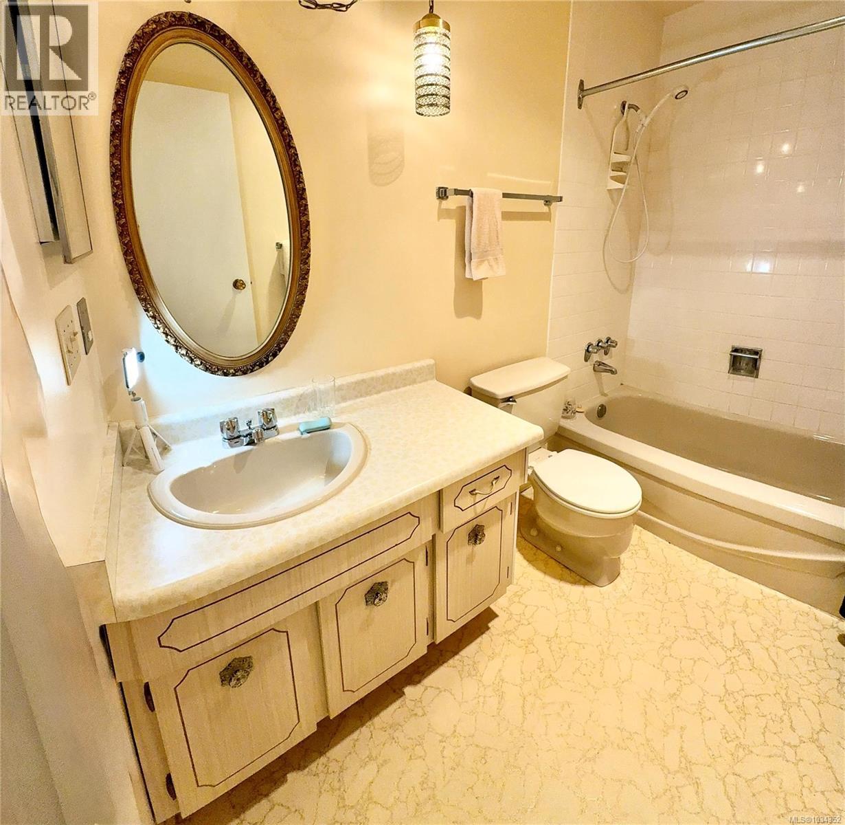 403 1115 Rockland Avenue, Victoria