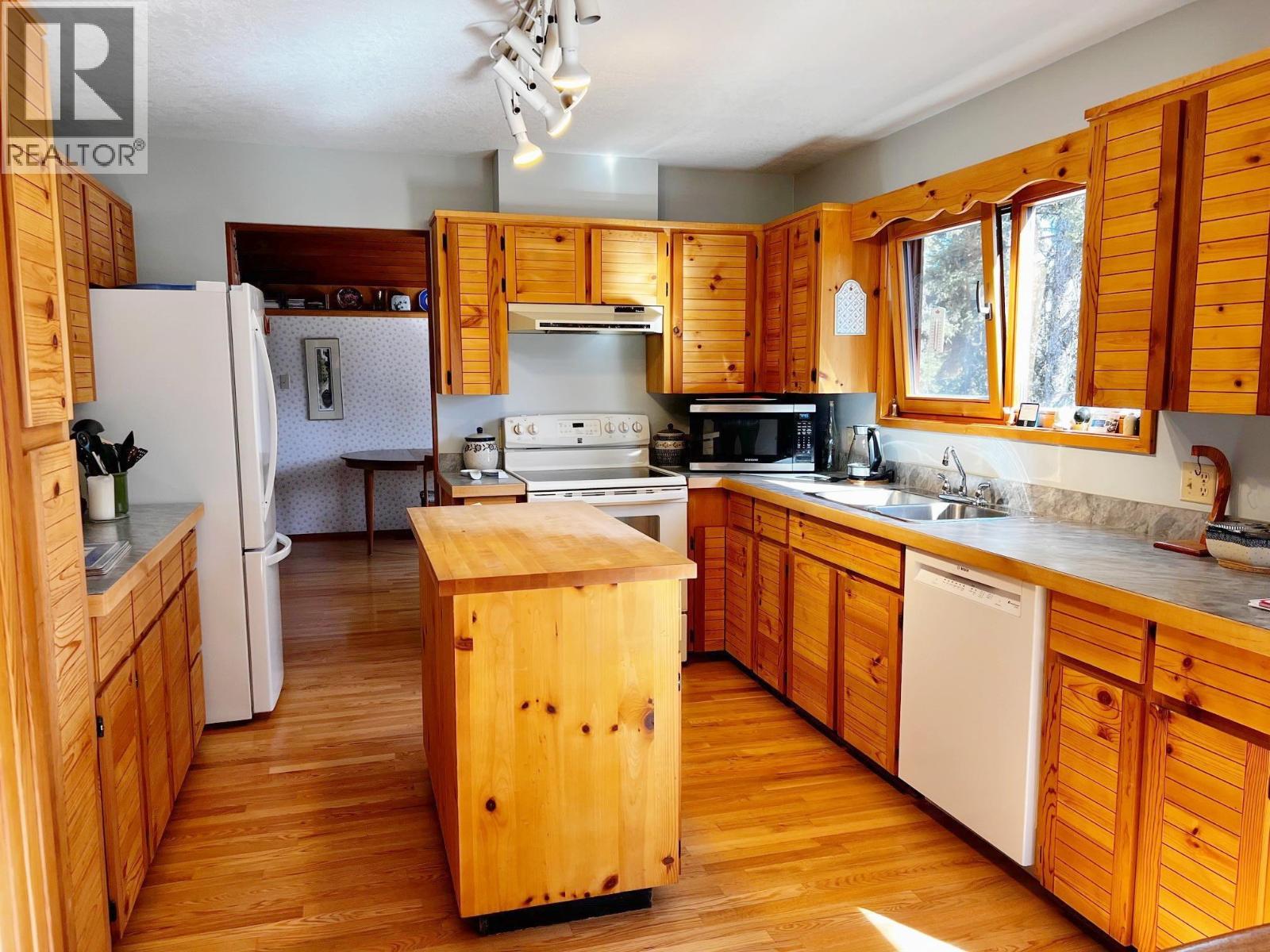 3170 MOUNTAINVIEW ROAD, Smithers