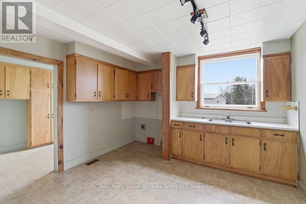 132 LAWSON DRIVE - 31