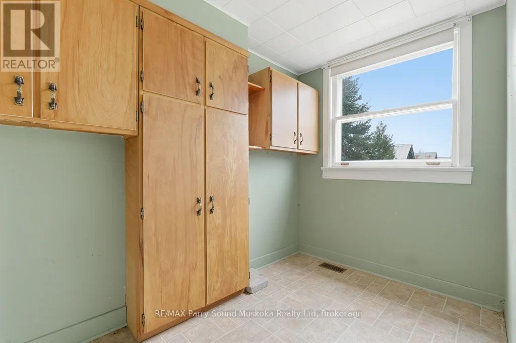 132 LAWSON DRIVE - 33
