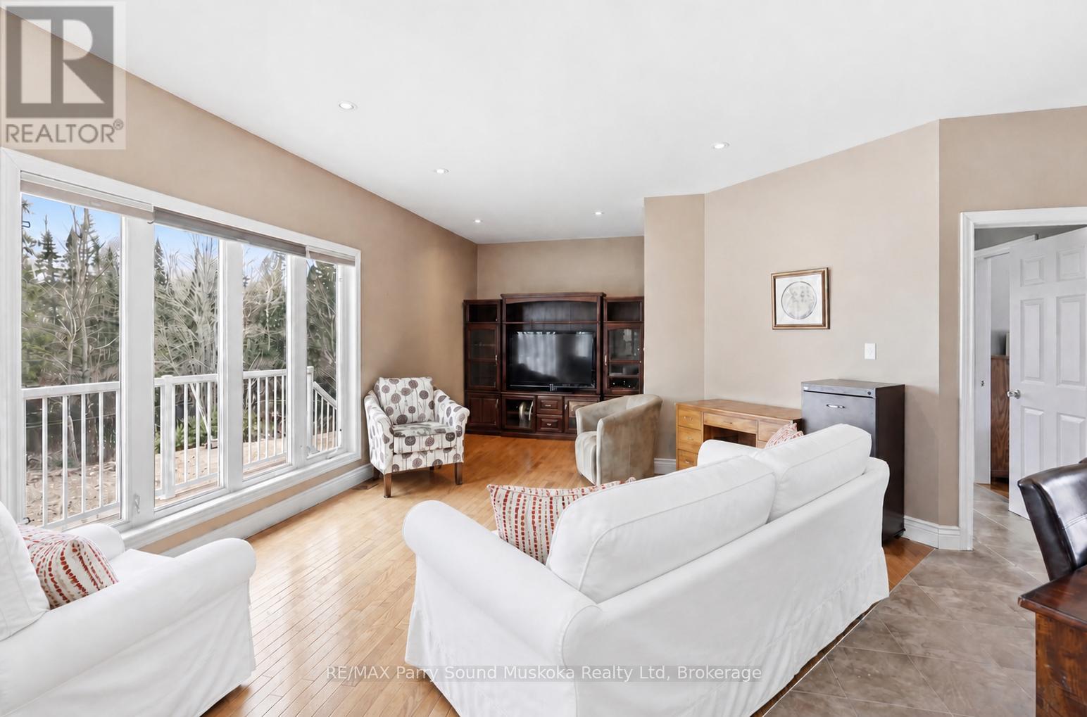 132 LAWSON DRIVE - 7