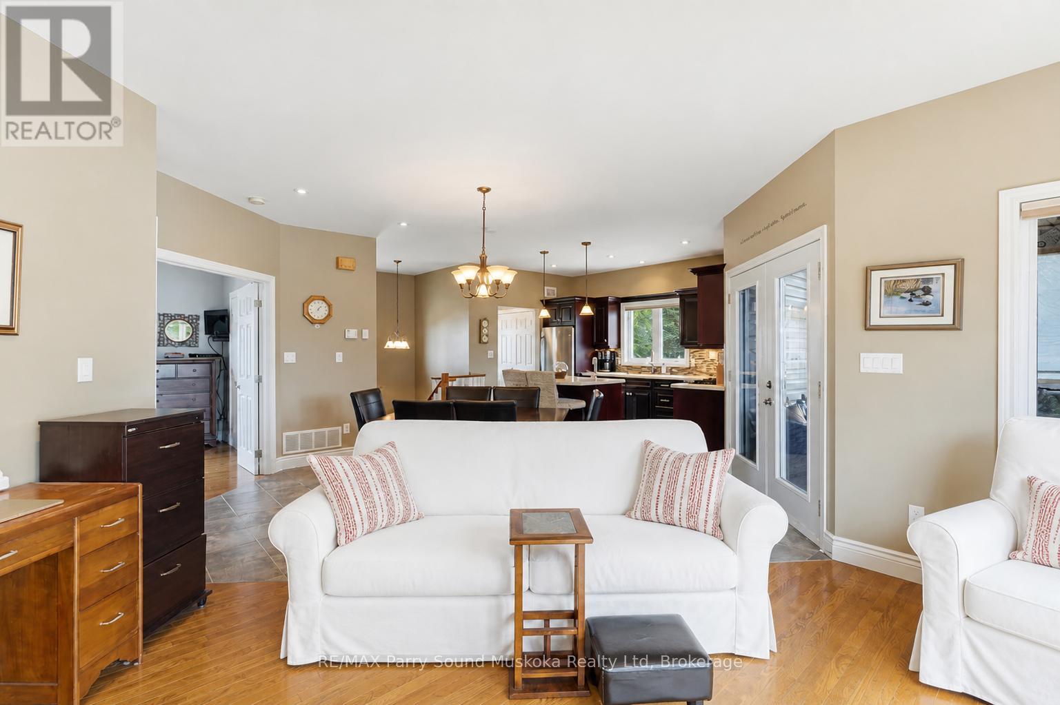 132 LAWSON DRIVE - 8
