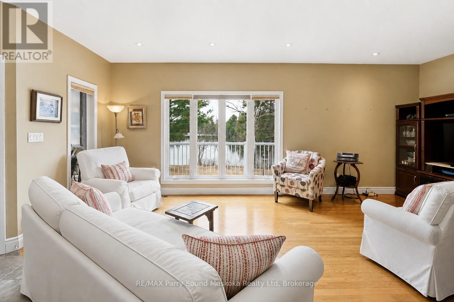 132 LAWSON DRIVE - 9