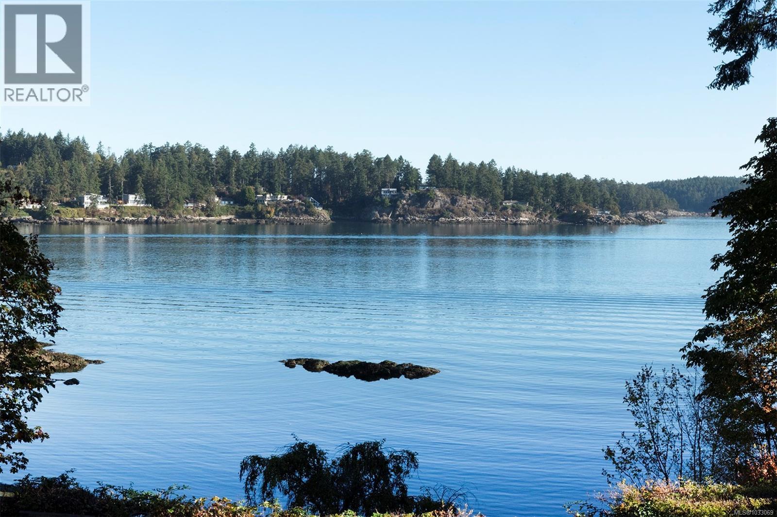 302 2326 Harbour Rd, Sidney
