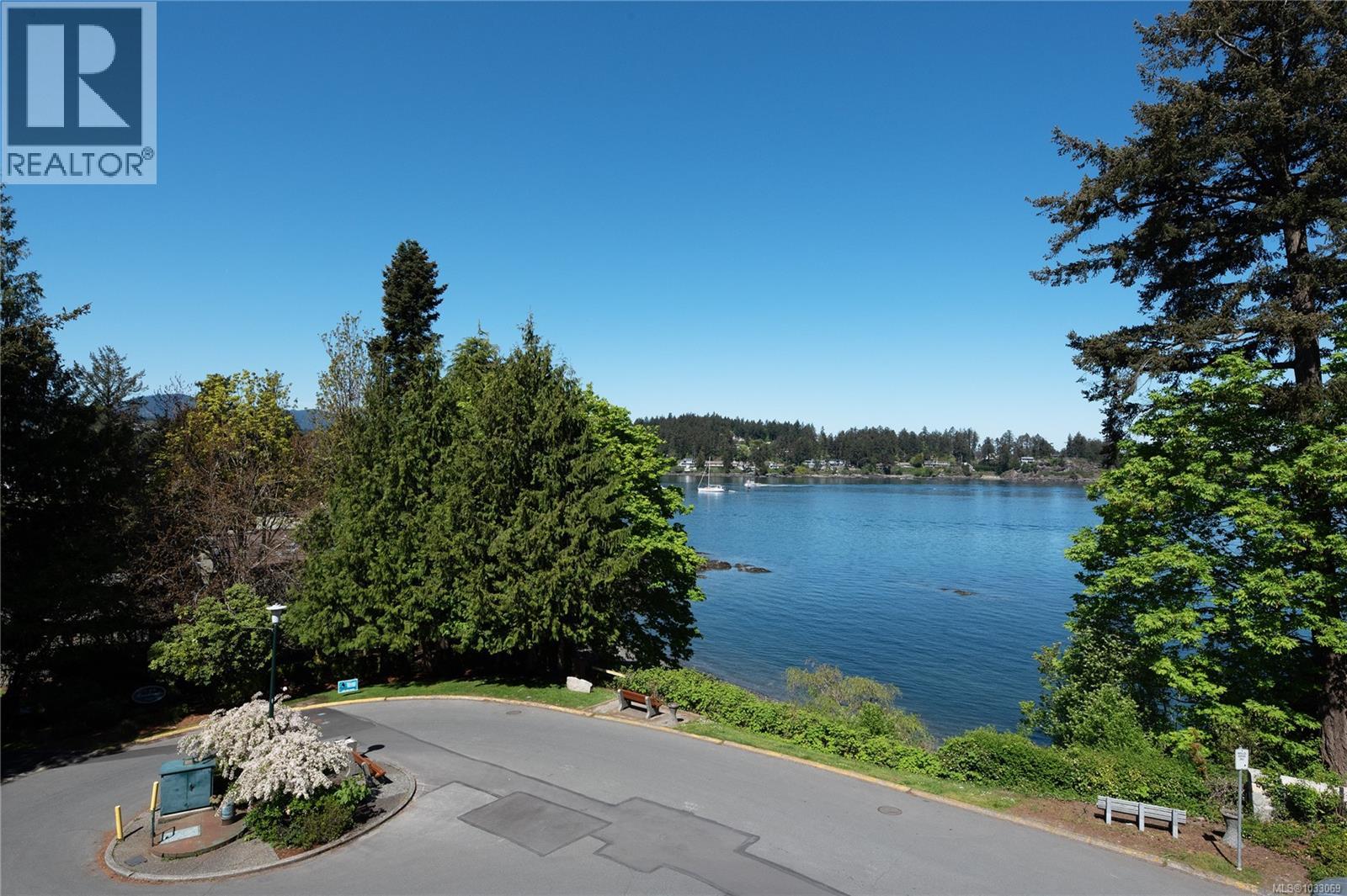302 2326 Harbour Rd, Sidney