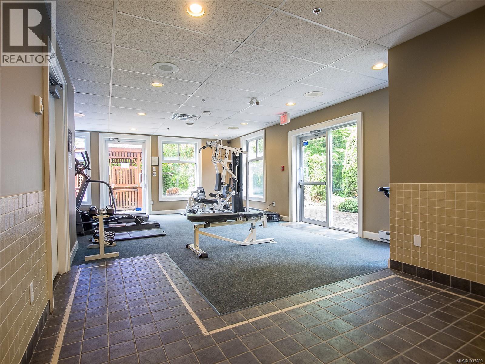 #302 2326 Harbour Rd - 31