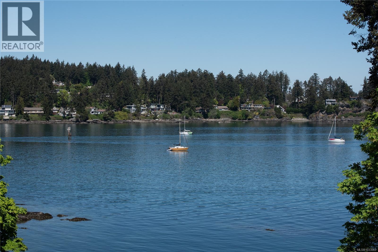#302 2326 Harbour Rd - 41