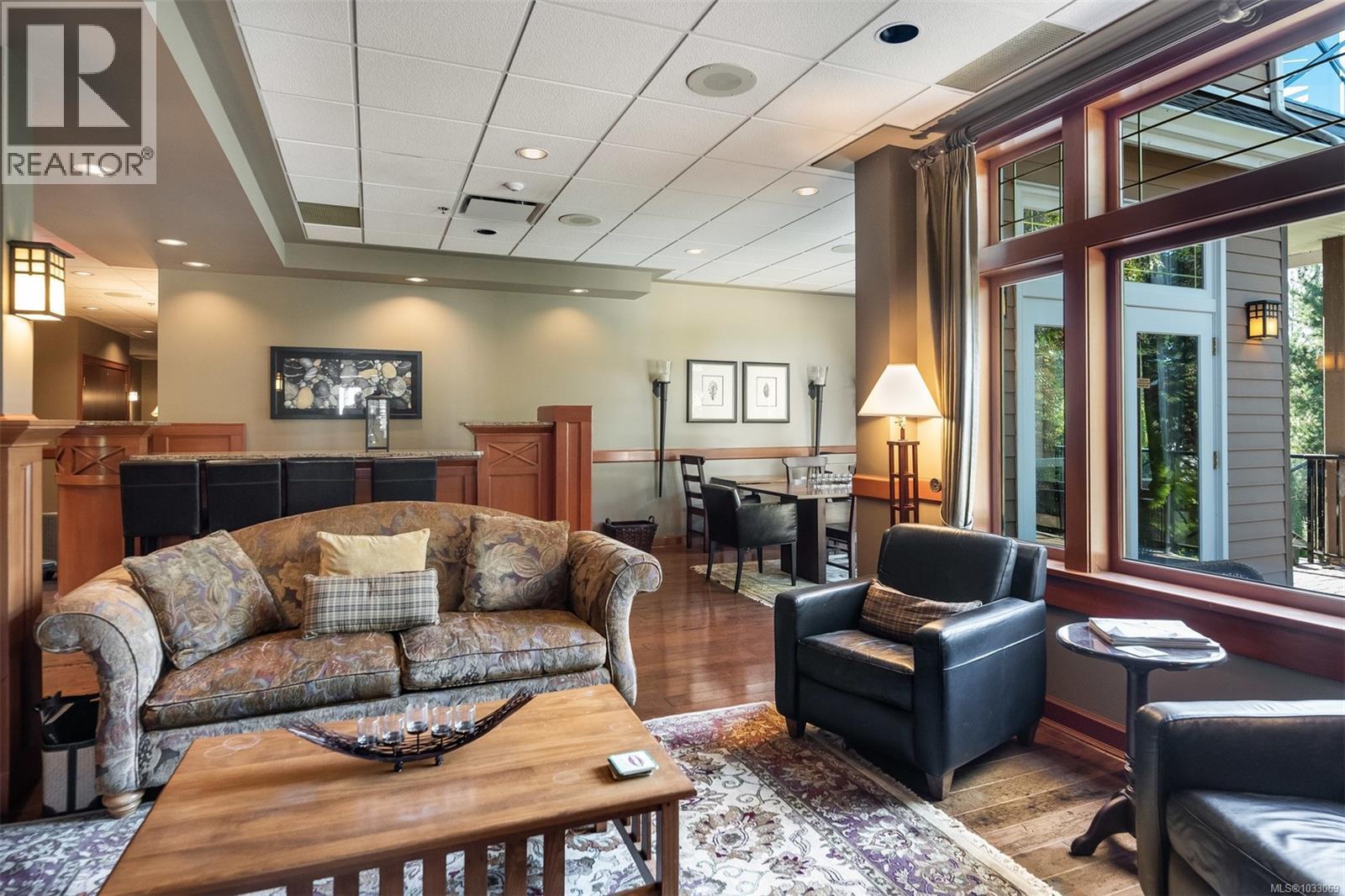 #302 2326 Harbour Rd - 28