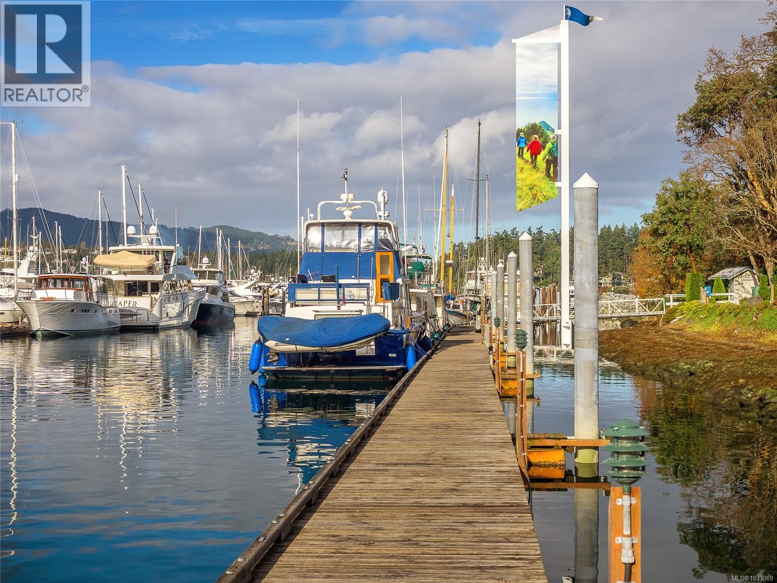 302 2326 Harbour Rd, Sidney